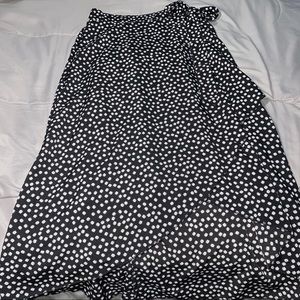 Floral Maxi Skirt! 🖤